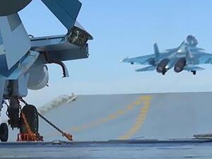 اقلاع مقاتلة من حاملة الطائرات ادميرال كوزنيتسوف في البحر المتوسط قبالة سواحل سوريا
