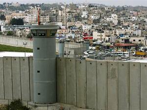 اوروبا تدين بناء جدار الفصل في منطقة مسيحية بالضفة