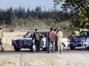 أفراد من أجهزة الأمن المصرية في نقطة تفتيش بشمال سيناء
