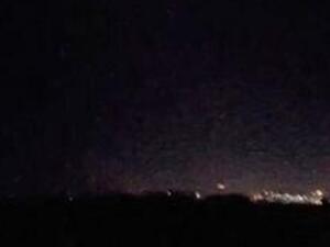 صاروخ في سماء دمشق في الساعات الاولى من صباح الرابع عشر من ابريل نيسان 
