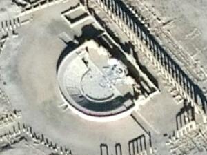 صورة بالاقمار الصناعية مأخوذة في 20 يناير تظهر التدمير الذي لحق بالمسرح الروماني

