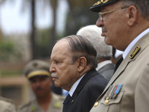 رئيس أركان الجيش الجزائري أحمد قايد صالح والرئيس عبد العزيز بوتفليقة