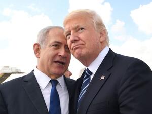 الرئيس الاميركي دونالد ترامب (يمين) ورئيس الوزراء الاسرائيلي بنيامين نتانياهو