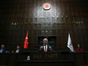 رئيس الوزراء التركي بن علي يلديريم خلال مؤتمر لحزب العدالة والتنمية في انقرة

