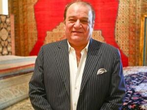 رجل الاعمال الايراني-الاميركي اليكس حلمي في متجره في لوس انجليس
