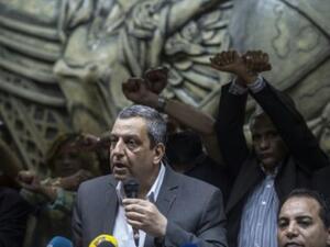 نقيب الصحافيين يحيى قلاش خلال تظاهرة في مقر النقابة في القاهرة
