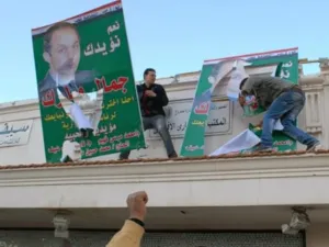 مبارك يطالب ابقائه بشرم الشيخ
