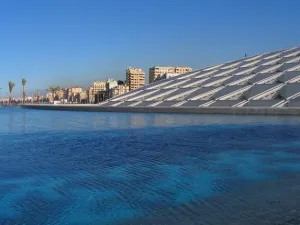 إحباط مخطط لاستهداف سفن بقناة السويس