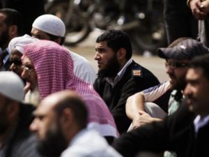 الأمن ينهي أزمة "طائفية" 