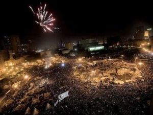 العاب نارية في سماء ميدان التحرير ابتهاجا بتنحي مبارك