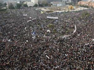 متظاهرون في وسط القاهرة