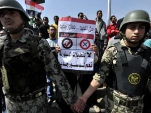 المصريون يصوتون على تسعة تعديلات في الدستور