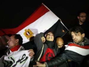 تظاهرة في القاهرة ضد تفجير الاسكندرية شارك فيه مسلمون ومسيحيون وناشطون ومثقفون