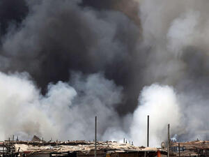 اندلاع حريق في 3 عزب بقرية الراشدة في مركز الداخلة بمحافظة الوادي الجديد في مصر