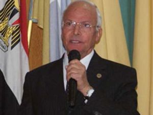 وزير الكهرباء والطاقة المصري الدكتور حسن يونس