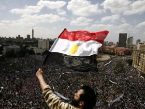 مئات الآلاف من المتظاهرين المصريين  احتشدوا في ميدان التحرير في جمعة التطهير