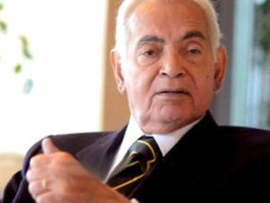 وزير الإعلام المصري الأسبق منصور حسن