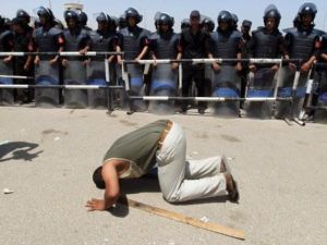 الحكم في قضية قتل المتظاهرين في ثورة 25 يناير جاء صادما لأهالي الشهداء 