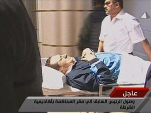 بدء وقائع الجلسة الثانية لمحاكمة الرئيس المصري السابق حسني مبارك