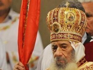 البابا شنودة الثالث يترأس قداس عيد الميلاد في كاتدرائية العباسية في القاهرة الخميس