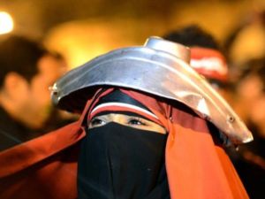 متظاهرة امام قصر الاتحادية/القاهرة/أ.ف.ب