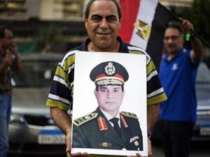 حملة (اخترناك) تطالب بتنصيب وزير الدفاع المصري السيسي، رئيسا لمصر دون انتخابات