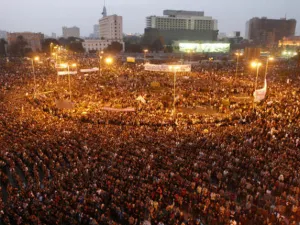 ميدان التحرير ليلا