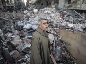 صورة من التفجير الذي استهدف مقرا امنيا في محافظة المنصورة/أ.ف.ب