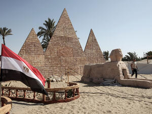 إجراءات وصول الوفد الإسرائيلي عبر الصالة رقم (4) بالمطار، المخصصة للطائرات الخاصة