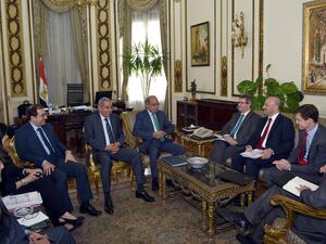UK trade envoy to Egypt Sir Jeffrey Donaldson MP and the CEO of UK Export Finance Mr Louis Taylor in Egypt in 2016. (Gov.uk)