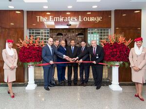 خلال قص الشريط التقليدي إيذاناً بافتتاح صالة طيران الإمارات في مطار القاهرة الدولي الخاصة بركاب الناقلة في الدرجتين الأولى ورجال الأعمال وأعضاء الفئتين البلاتينية والذهبية في برنامج سكاي واردز.