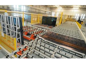 خط طلاء في مجمع دبي للاستثمار