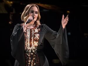 Adele in the bespoke Chloé dress at Glastonbury. (Twitter)