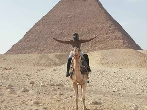 Even Floyd's camel's got swag. (Twitter/Floyd Mayweather)