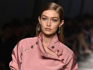 Gigi has been dazzling on the Bottega Veneta catwalk for Milan Fashion Week. (AFP/Alberto Pizzoli)