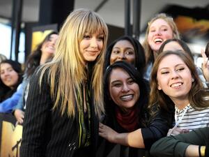 Gigi Hadid channels Brigitte Bardot with her newly-sheared locks. (AFP/Emma McIntyre)