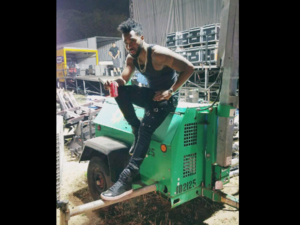 Jason Derulo tweeted a picture of himself relaxing backstage before a recent concert. (Twitter)