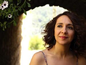 It is Khcheich’s exceptional musical background and immersion in classical Arabic muwashahat with a jazz-infused twist that draws fans to her concert (AquilaStyle.com)