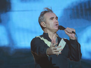 Morrissey bludgeoned the audience with an aggressive rendition of The Smiths classic  “Meat is Murder.”  (Flickr/Melissa Godoy)