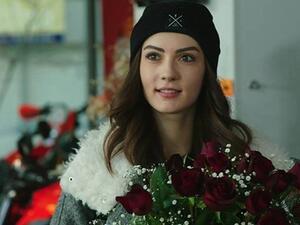 الفنانة التركية بورجو أوزبيرك