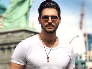 الفنان التركي الشاب  تولجهان سايشمان