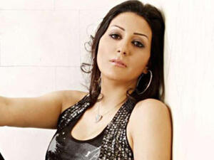 وفاء عامر تؤدي فريضة الحج 