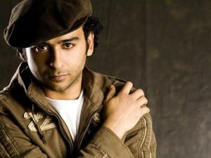 الفنان المصري أحمد عزمي