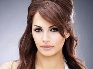 الفنانة امال ماهر