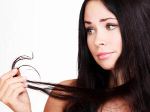 كيفية الاعتناء بالشَعر الجاف والمُتقصف في فصل الشتاء