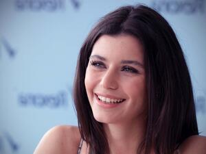 النجمة التركية بيرين سات