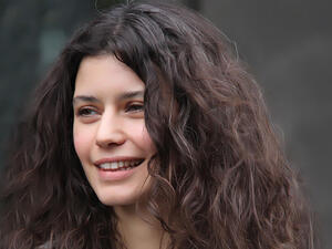 الممثلة التركية بيرين سات