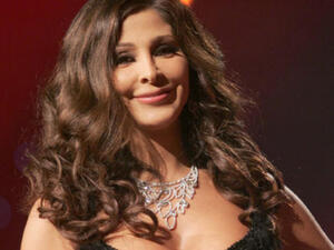 الفنانة اللبنانية إليسا