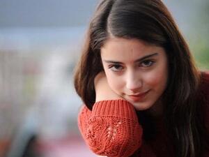 الفنانة التركية الشابة هازال كايا