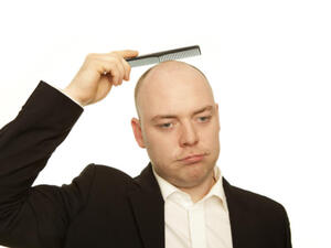 حقائق علمية يجهلها الرجال عن مشكلة تساقط الشعر